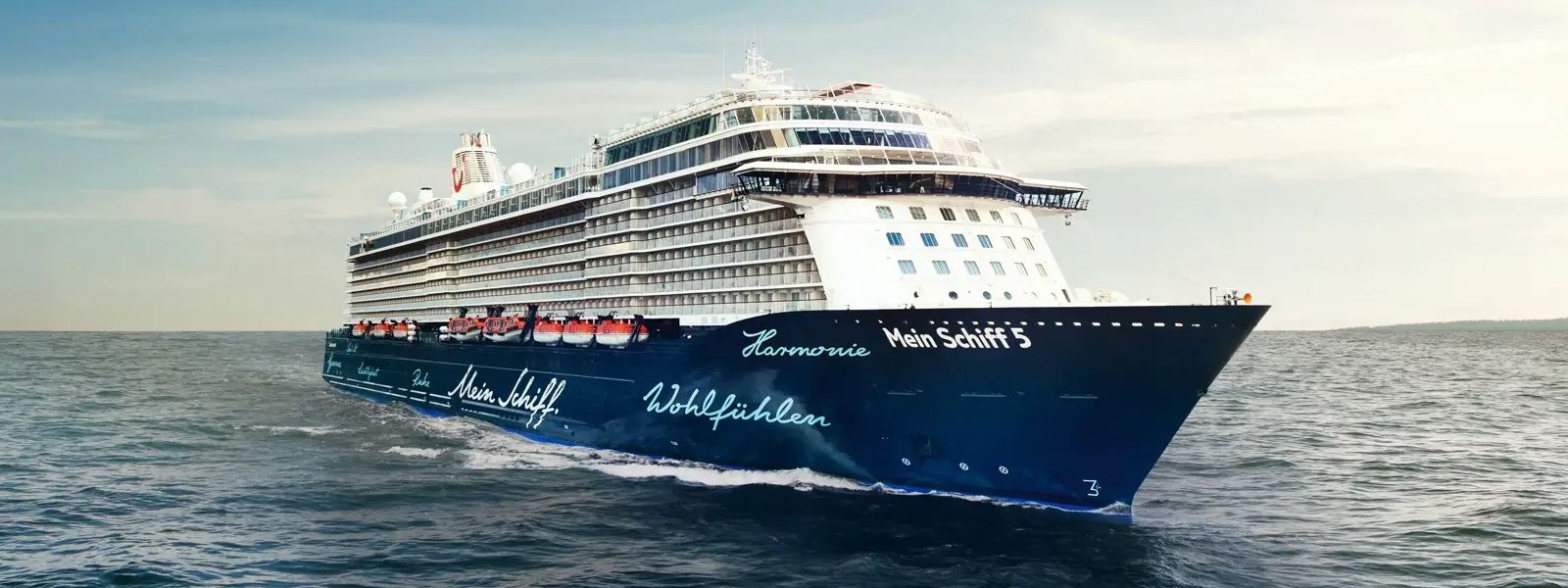 Mein Schiff 5 : Super luxury cruise in Colombo